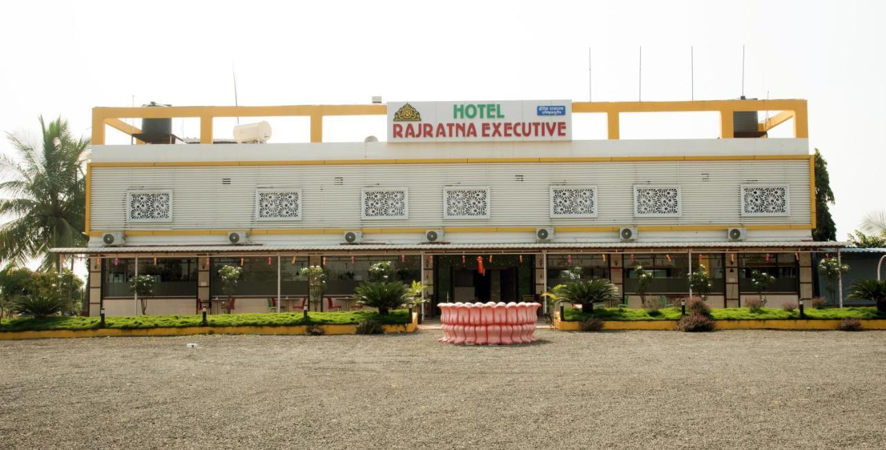 Hotel Rajratna Executive Supe Exterior photo