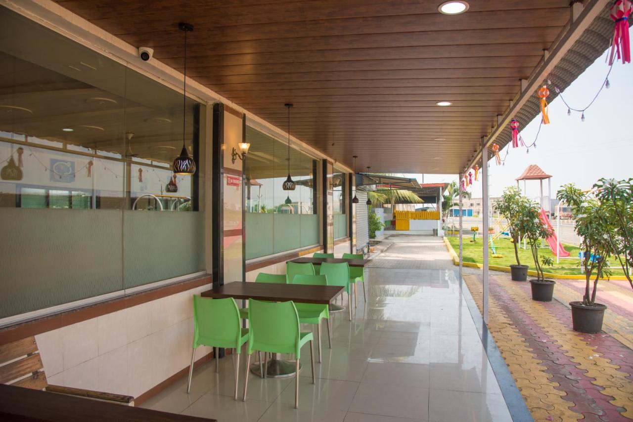Hotel Rajratna Executive Supe Exterior photo